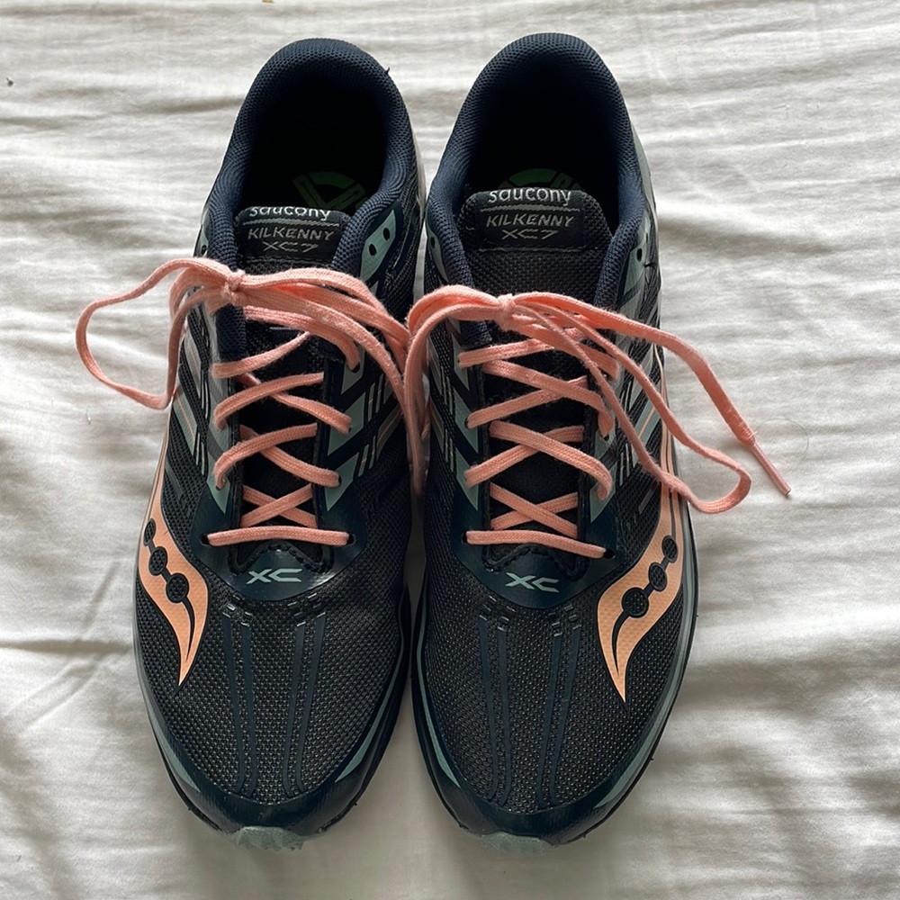 Saucony women’s size 8 XC racing flats